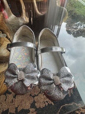 Girls Silver Glitter Bow Mary Jane Dress Shoes